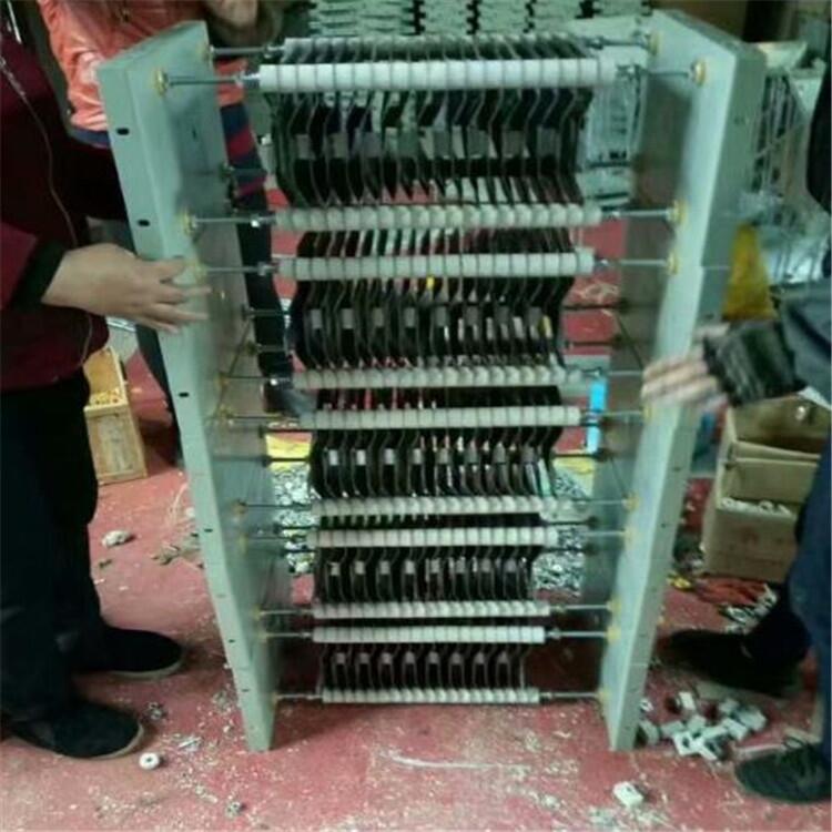 山東魯杯電阻器RS52-335M-10/10線繞電阻器針對(duì)電路的工作頻率選用不同類堪的電阻器